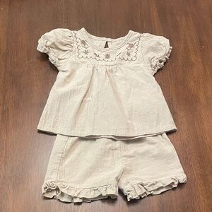 SHEIN Beige Baby Outfit with Embroidery
